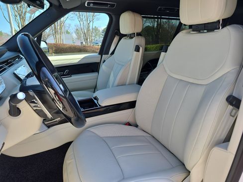 New 2026 Land Rover Range Rover Long Wheelbase SE image 15