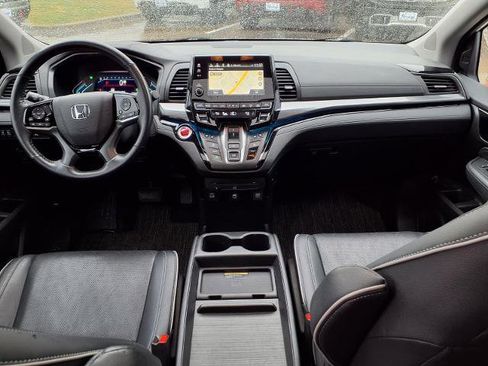 Used 2024 Honda Odyssey Elite image 4
