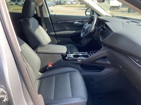 Used 2023 Buick Envision Essence image 30