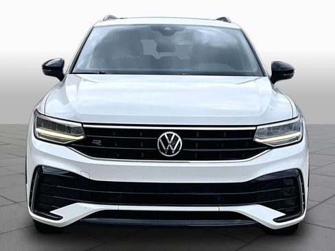 Used 2022 Volkswagen Tiguan SE R-Line FWD image 4
