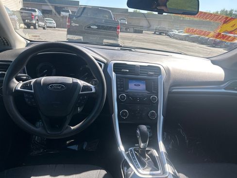Used 2014 Ford Fusion SE FWD image 13