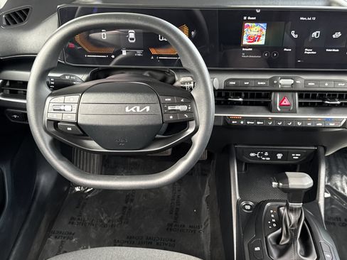 Certified 2025 Kia K4 FWD image 13