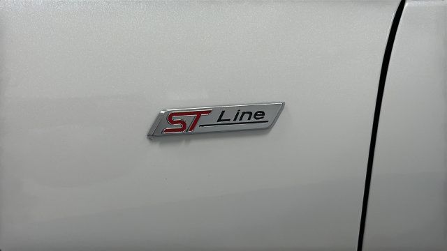 Used 2025 Ford Escape ST-Line w/ Cold Weather Package AWD/4WD image 35