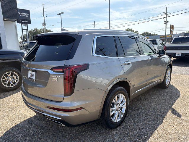 Used 2023 Cadillac XT6 Luxury w/ LPO, Floor Liner Package FWD image 6