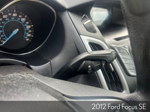 Used 2012 Ford Focus SE w/ SE Winter Pkg image 29