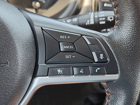 Used 2021 Nissan Kicks SR w/ SR Premium Package FWD image 17
