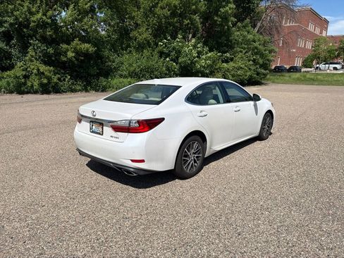 Used 2017 Lexus ES 350 w/ Premium Package FWD image 27