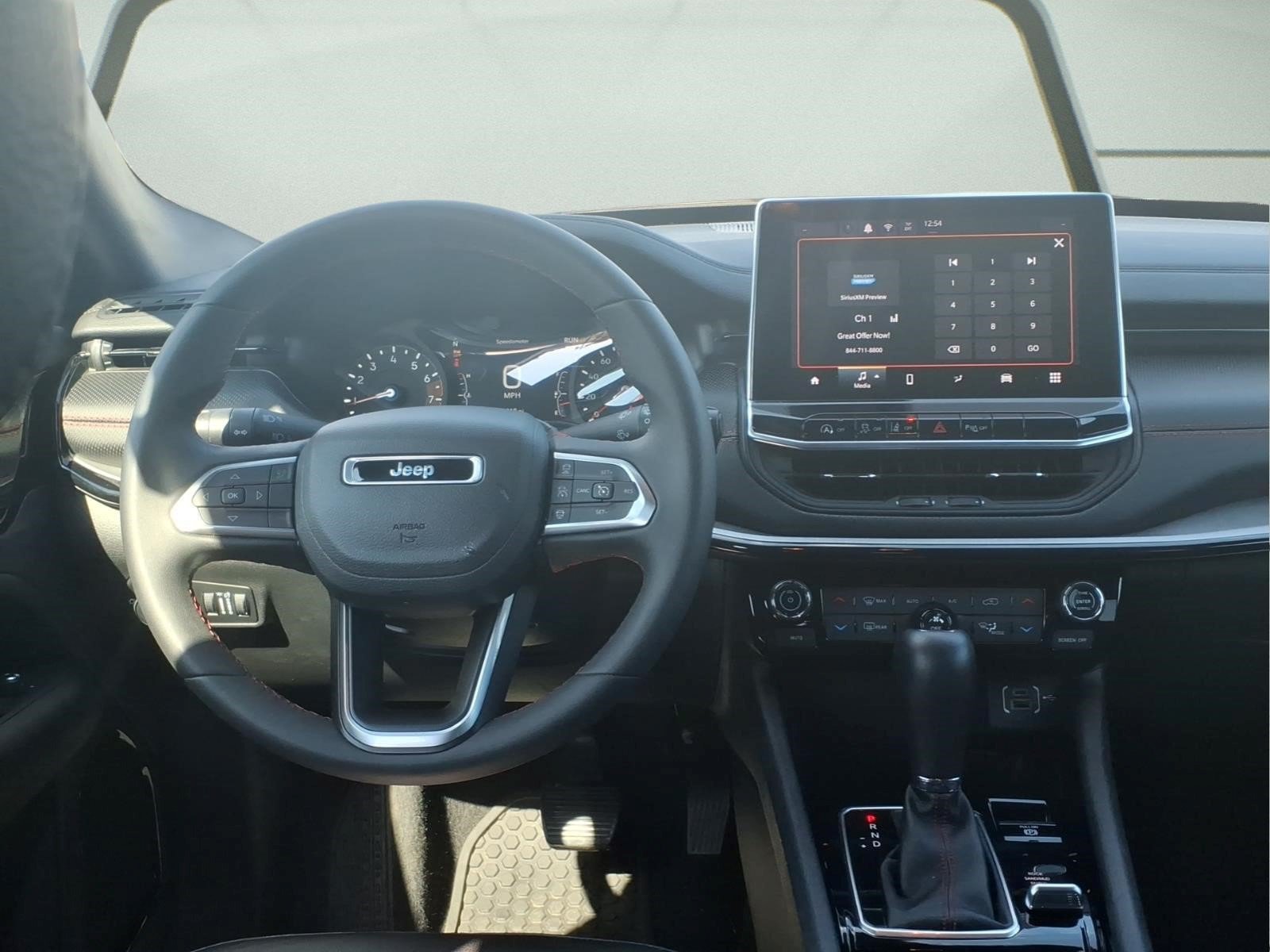 Used 2025 Jeep Compass Trailhawk AWD/4WD image 10