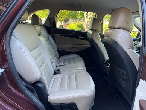Used 2017 Kia Sorento EX AWD/4WD image 39