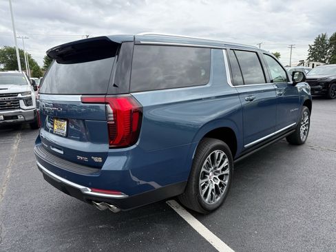 Used 2025 GMC Yukon XL Denali w/ Denali Reserve Package AWD/4WD image 5