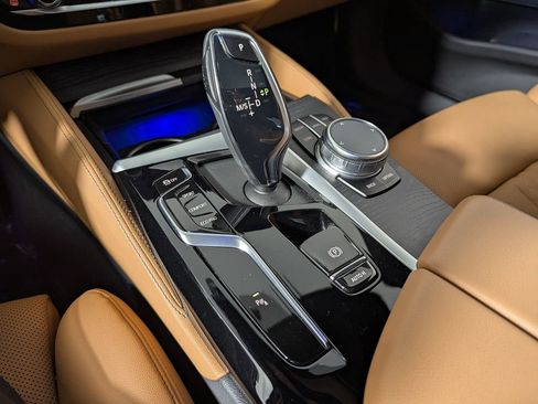 Certified 2022 BMW 530i xDrive w/ M Sport Package image 39