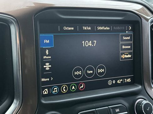 Used 2021 Chevrolet Silverado 1500 High Country w/ Technology Package image 17