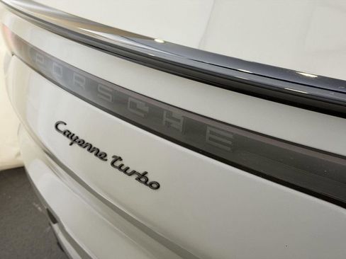 Certified 2022 Porsche Cayenne Turbo AWD/4WD image 25