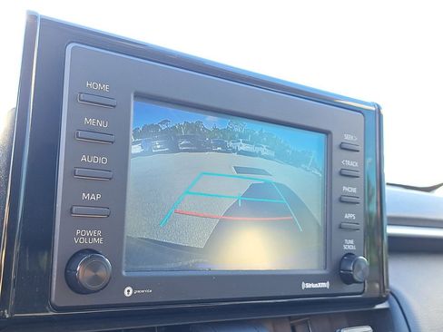 Used 2021 Toyota RAV4 XLE image 22