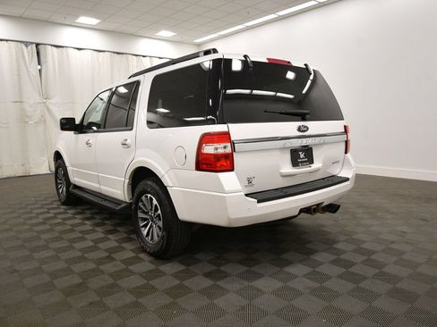 Used 2017 Ford Expedition XLT w/ Equipment Group 202A AWD/4WD image 5