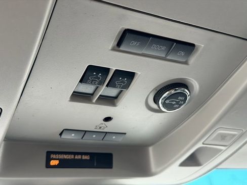 Used 2016 Chevrolet Suburban LT image 18