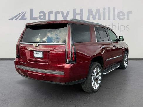 Used 2016 Cadillac Escalade Luxury image 5