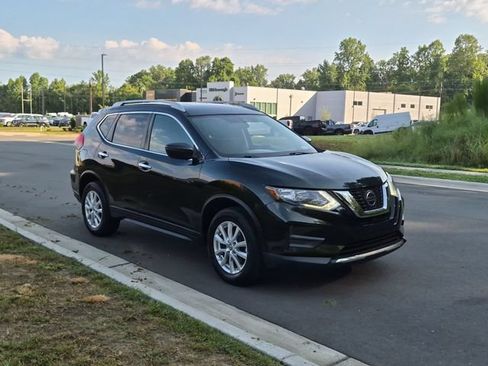 Used 2018 Nissan Rogue SV AWD/4WD image 15