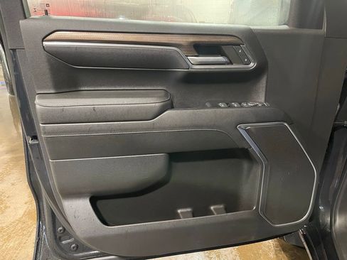 Used 2023 Chevrolet Silverado 1500 LT image 15