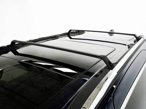 Used 2019 Chrysler Pacifica Touring-L Plus w/ Advanced Safetytec Group image 3