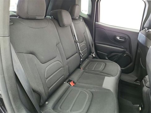 Used 2016 Jeep Renegade Latitude image 20