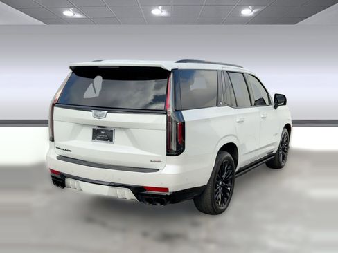 Certified 2024 Cadillac Escalade V w/ Heavy-Duty Trailer Package image 7