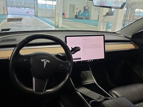 Used 2019 Tesla Model 3 Standard Range Plus RWD image 6