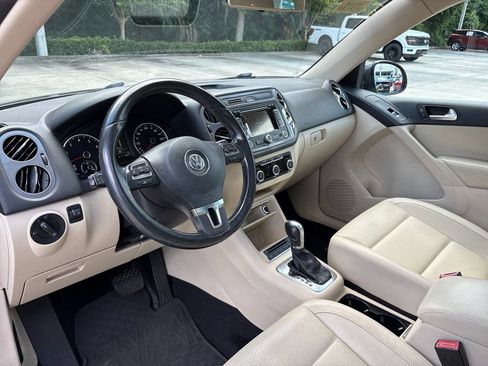 Used 2012 Volkswagen Tiguan S FWD image 6
