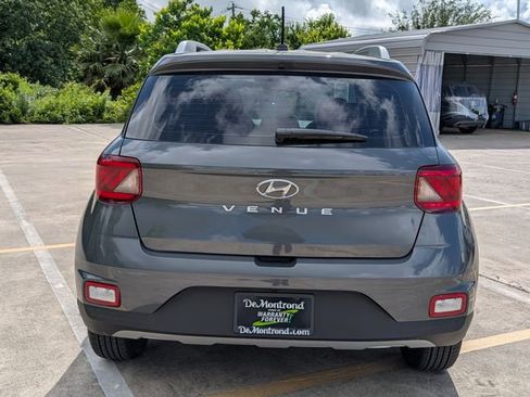 New 2026 Hyundai Venue SEL FWD image 6