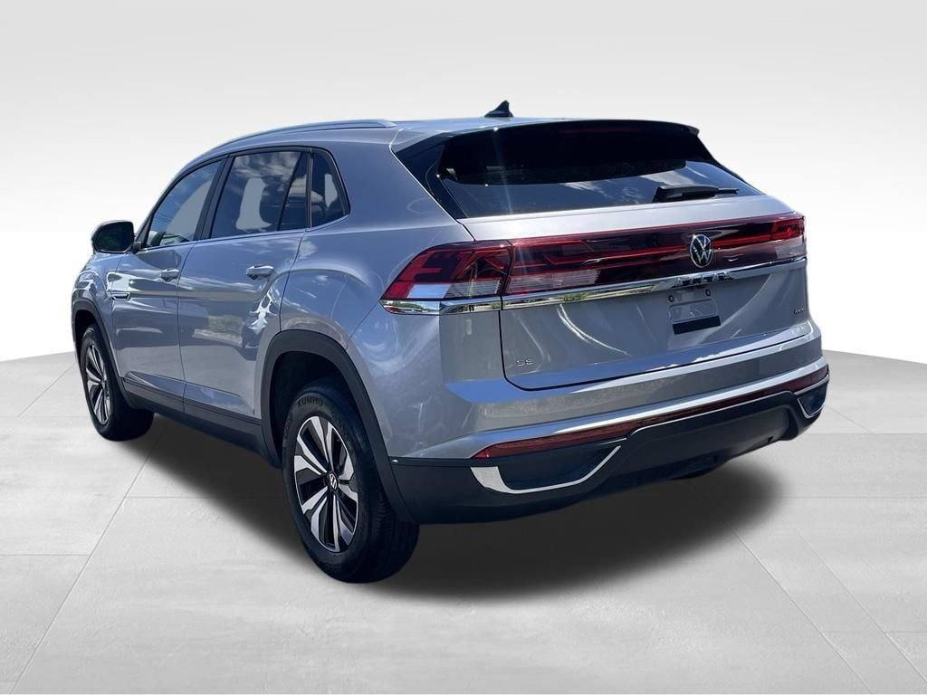 Used 2024 Volkswagen Atlas Cross Sport SE AWD/4WD image 5