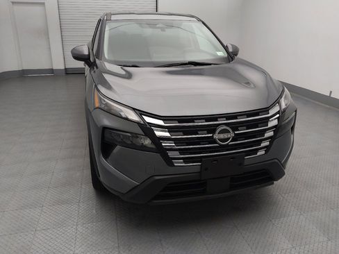 Used 2024 Nissan Rogue SV AWD/4WD image 14
