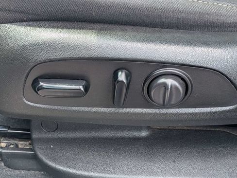 Used 2021 GMC Acadia SLE w/ Driver Convenience Package FWD image 21