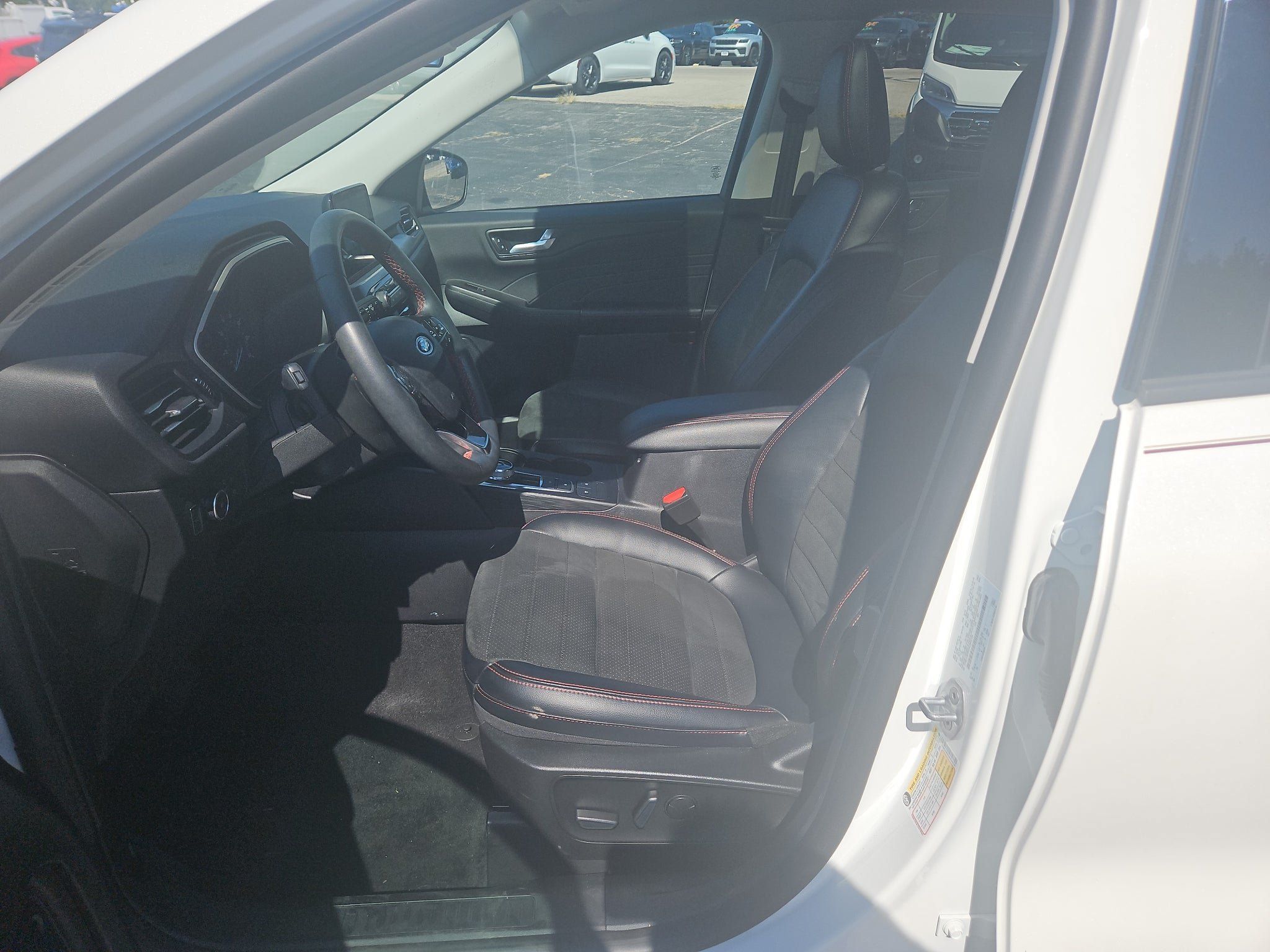 Used 2022 Ford Escape SEL w/ SEL Stealth AWD Package image 5
