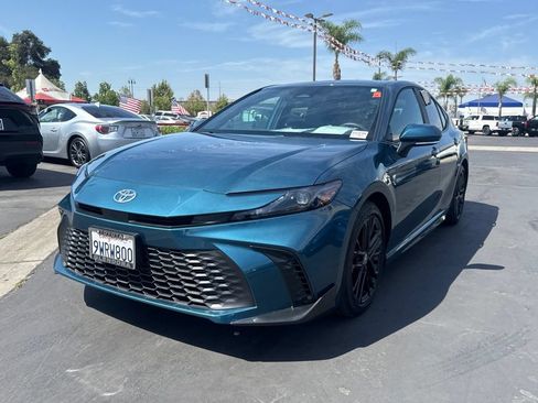 Used 2026 Toyota Camry SE w/ Convenience Package FWD image 5