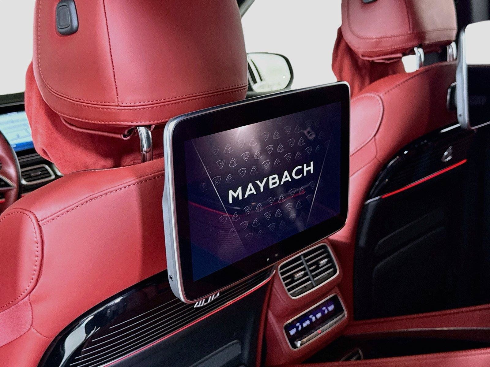 Used 2025 Mercedes-Benz Maybach GLS 600 4MATIC image 28