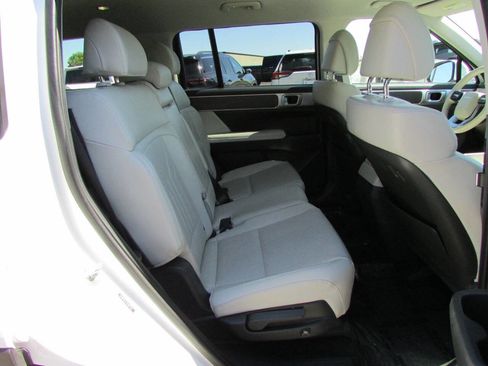 Used 2025 Hyundai Santa Fe SEL AWD/4WD image 32