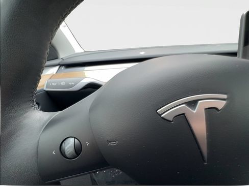 Used 2023 Tesla Model Y Performance AWD/4WD image 39
