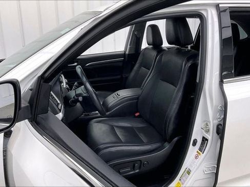 Used 2019 Toyota Highlander Limited Platinum image 8