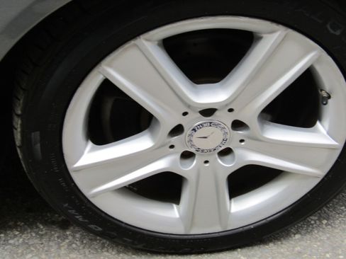 Used 2011 Mercedes-Benz C 300 4MATIC Sedan image 37