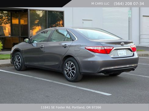 Used 2017 Toyota Camry LE FWD image 8