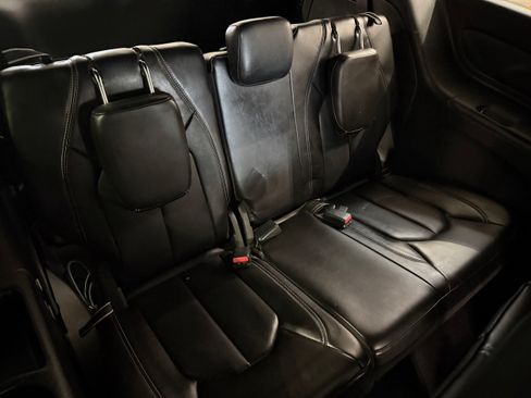 Used 2023 Chrysler Pacifica Touring-L w/ S Appearance Package FWD image 17