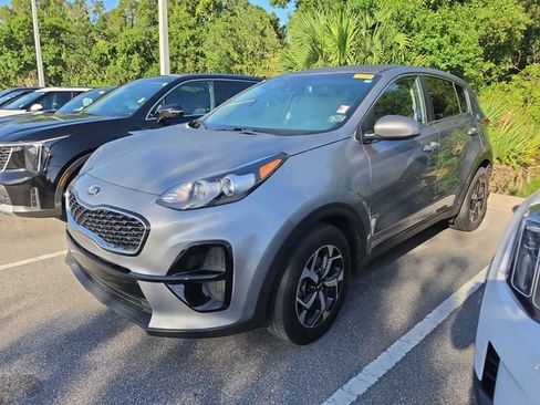 Certified 2022 Kia Sportage LX FWD image 2