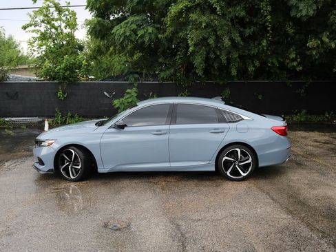 Used 2021 Honda Accord Sport image 2