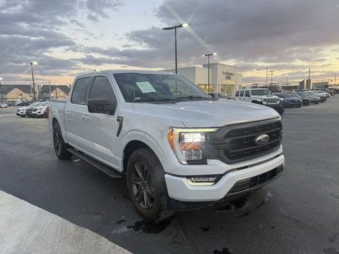 Used 2020 Ford Explorer XLT w/ Class III Trailer Tow Package image 4