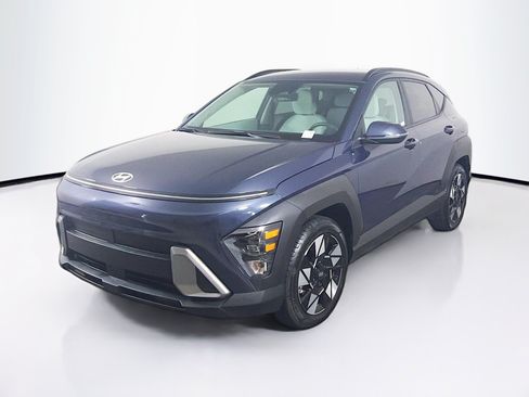 Used 2025 Hyundai Kona SEL FWD image 3