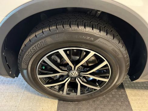 Certified 2021 Volkswagen Tiguan SE FWD image 8