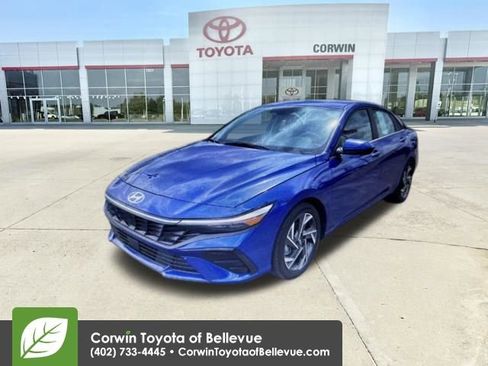 Used 2025 Hyundai Elantra SEL FWD image 1