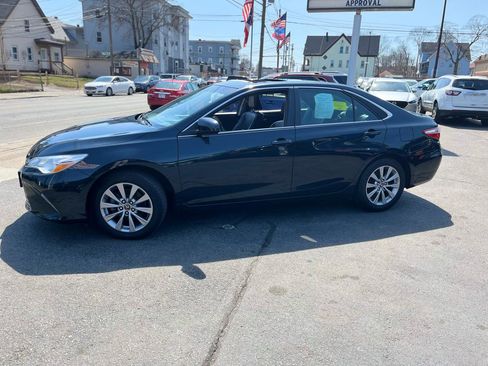 Used 2016 Toyota Camry XLE w/ Moonroof Package image 2