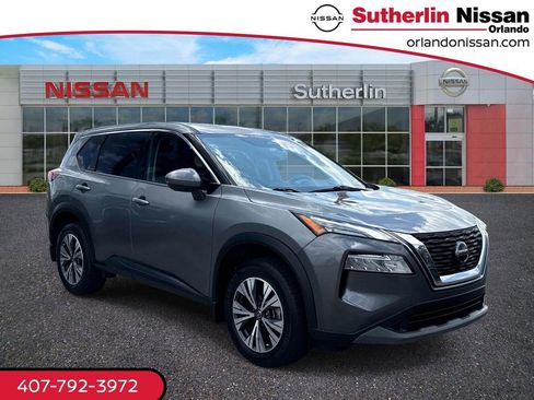 Used 2021 Nissan Rogue SV image 1