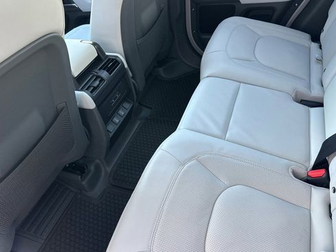 New 2026 Land Rover Defender 110 X-Dynamic SE image 16